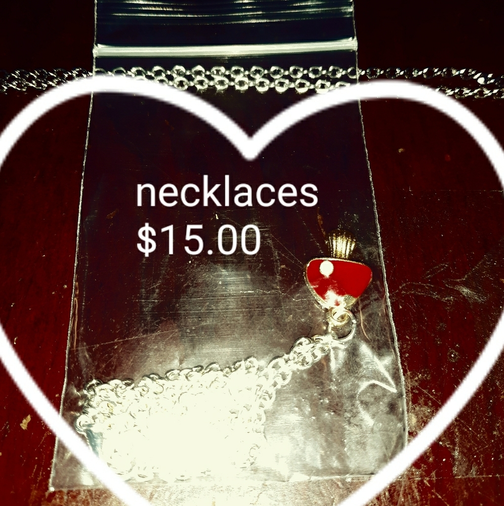 Red shroom necklace